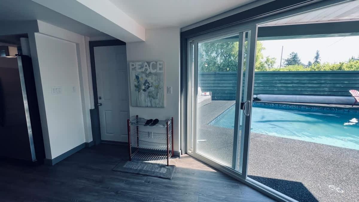 Tranquil Oasis 2 Bedroom Suite With Pool View Victoria Extérieur photo