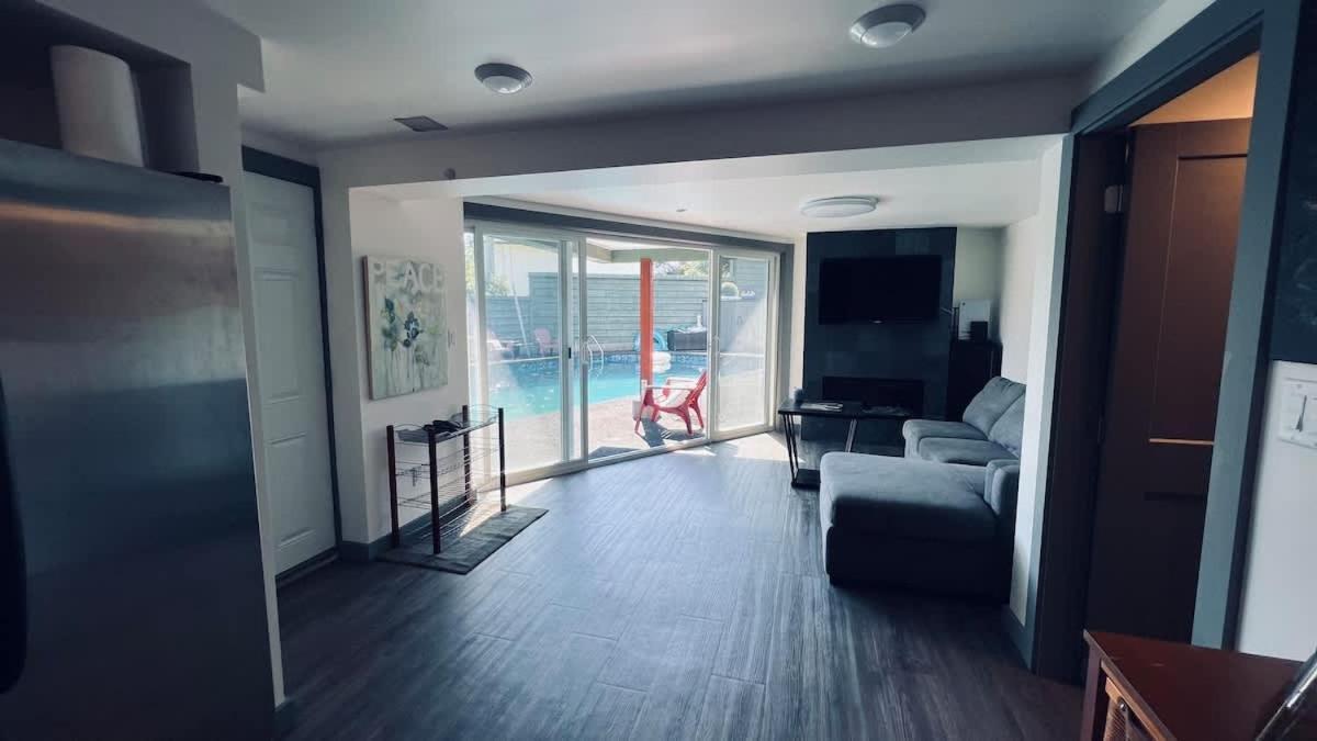 Tranquil Oasis 2 Bedroom Suite With Pool View Victoria Extérieur photo
