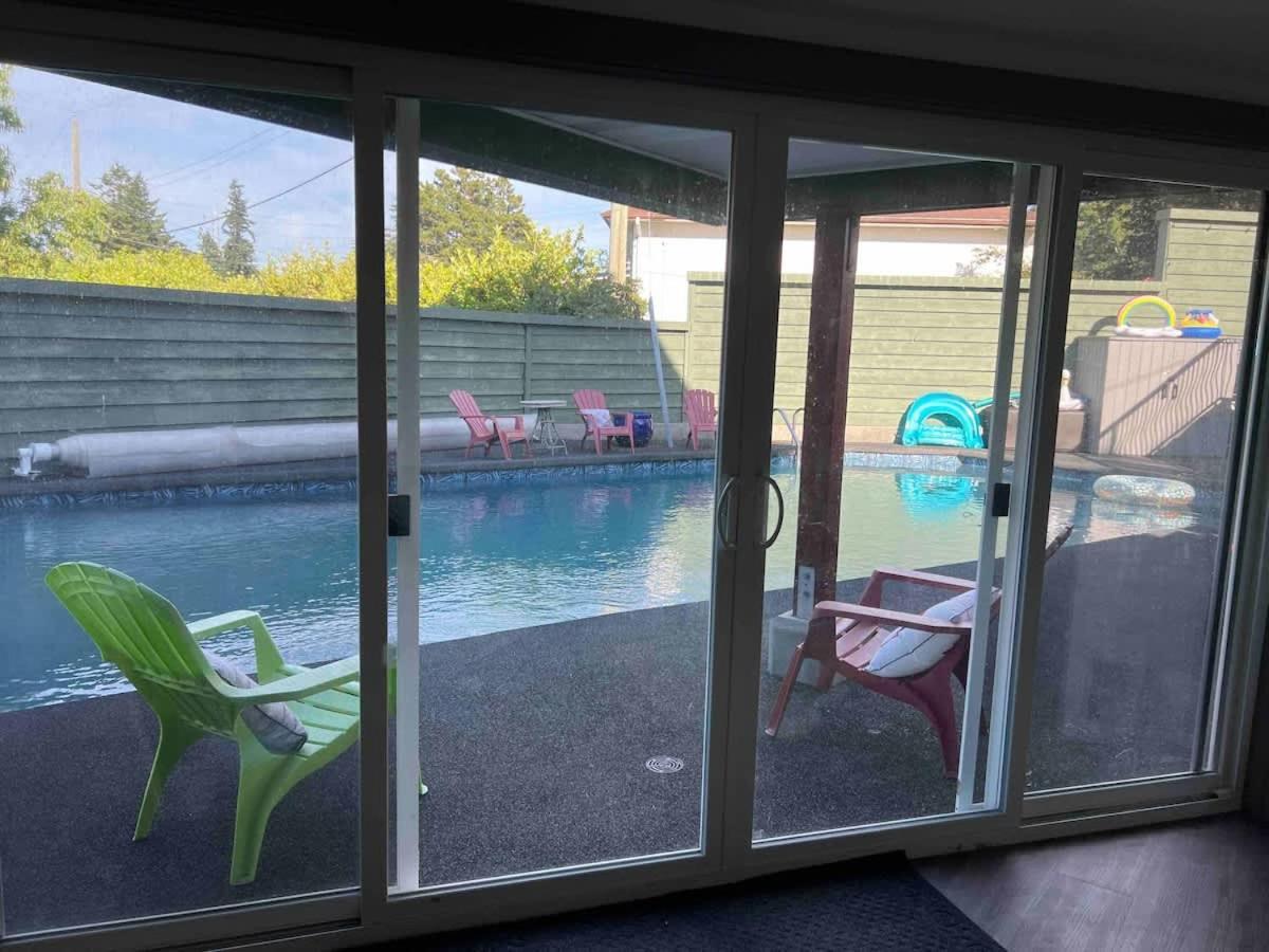 Tranquil Oasis 2 Bedroom Suite With Pool View Victoria Extérieur photo